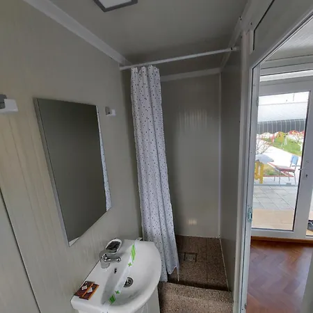 La Bungalowuri Două Mai